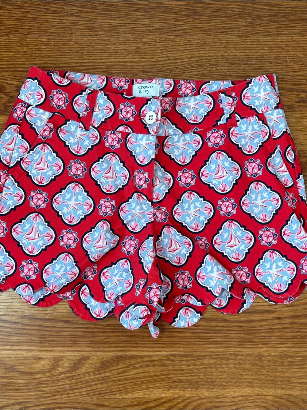 Crown & Ivy Shelly Red Nautical Scallop Hem Shorts Size 2 preppy coastal beachy